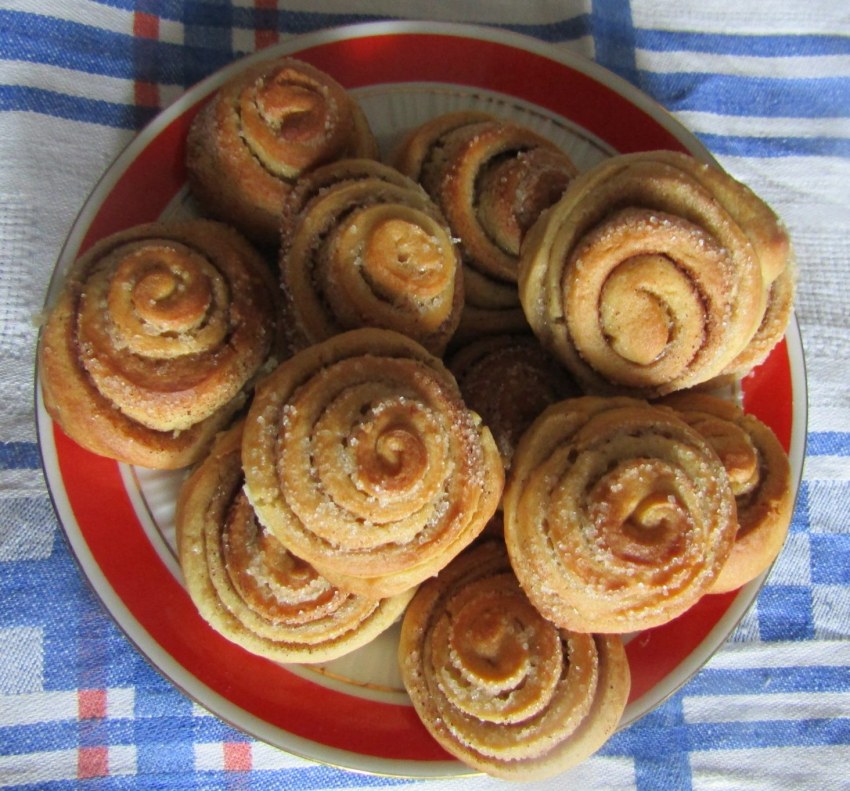 Розочки с яблоками
