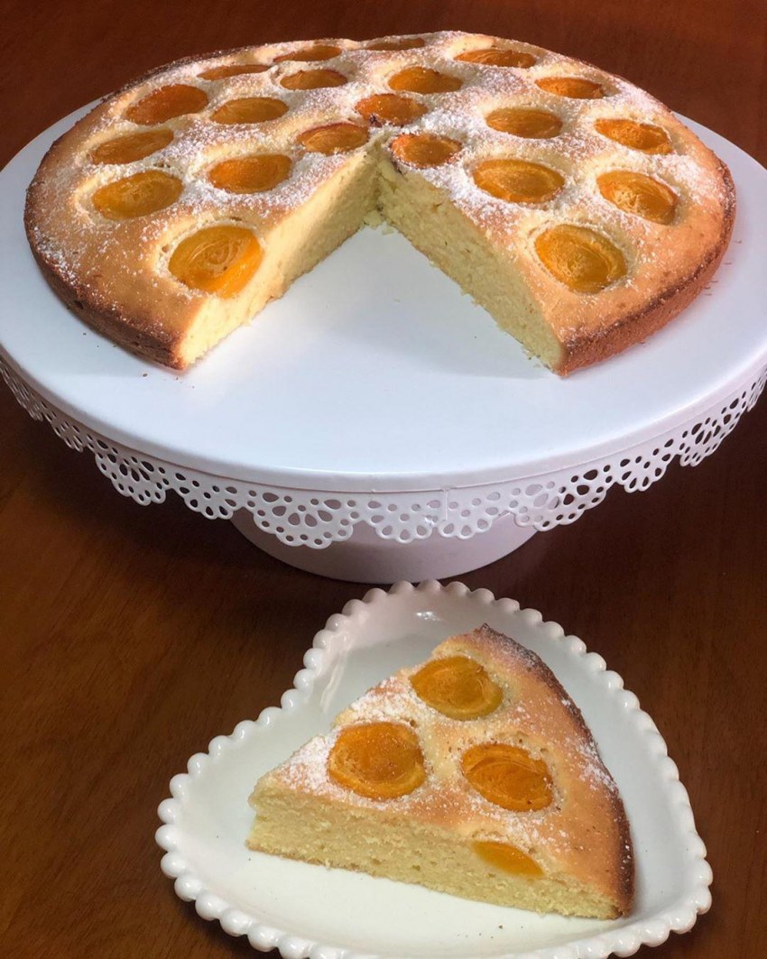 Пирог с персиками свежими