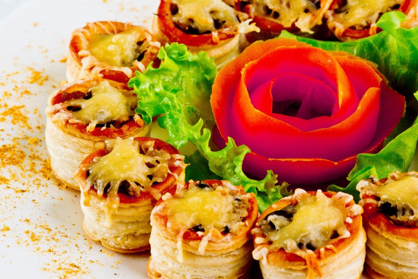 Волованы с икорным муссом