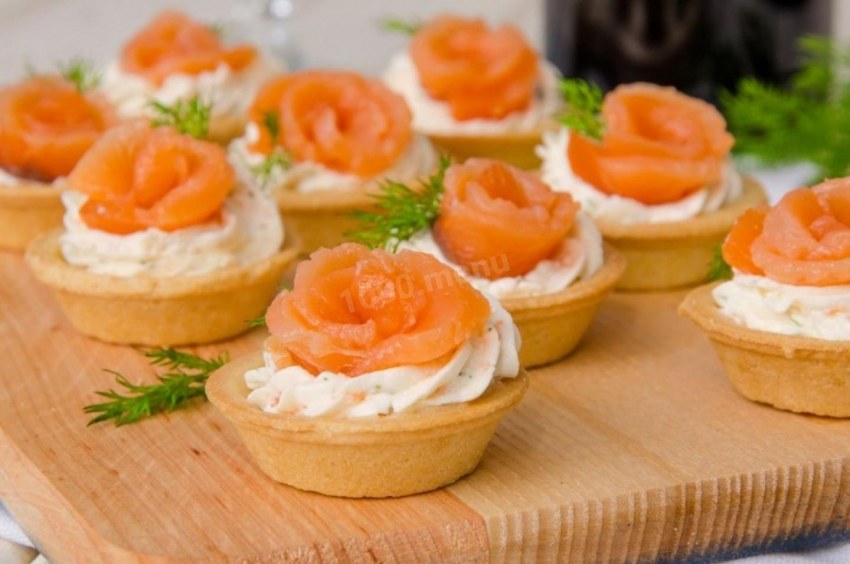 Волованы с красной икрой