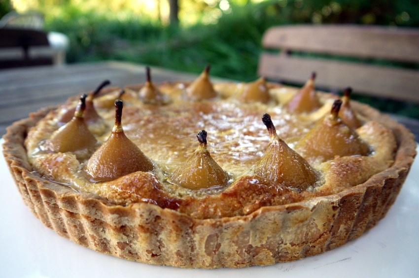 Шарлотка с грушами