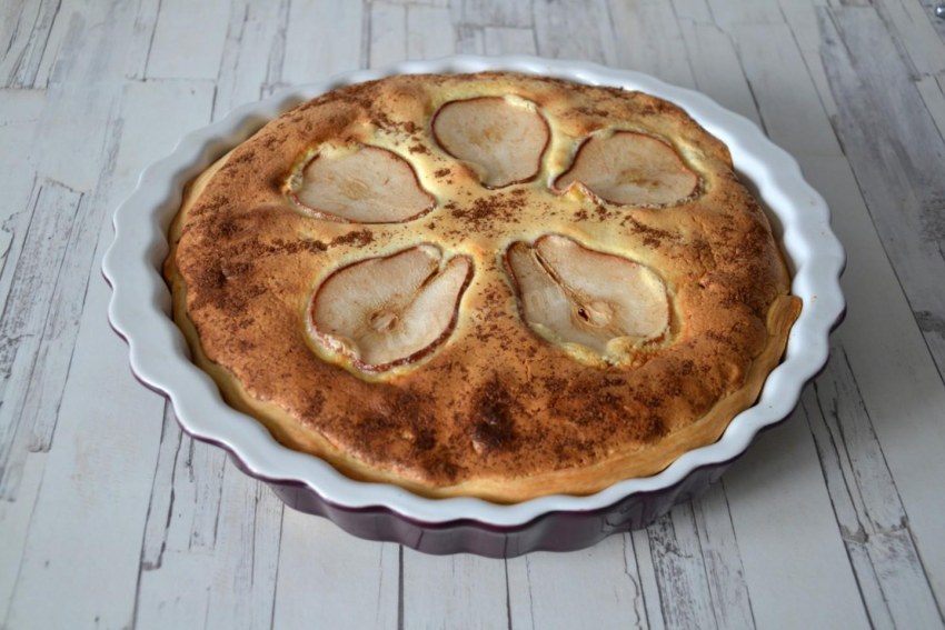 Пирог с лимоном и грушей