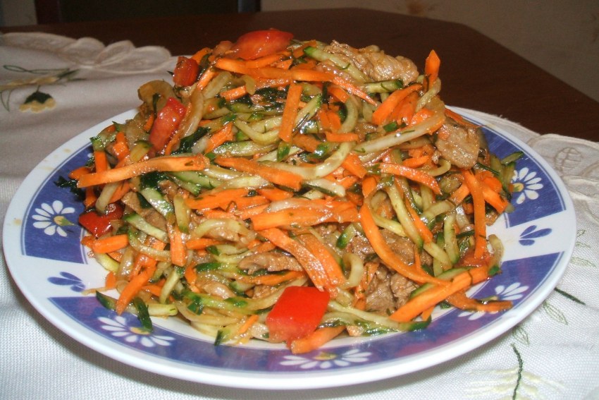 Салат мужской каприз с говядиной и корейской морковью