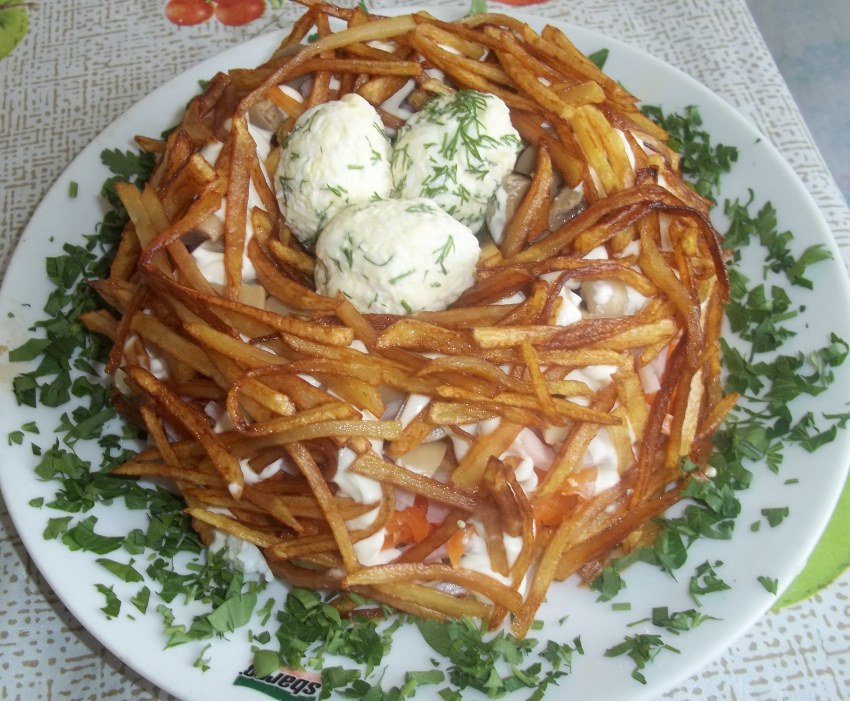 Салат хрустящая Курочка