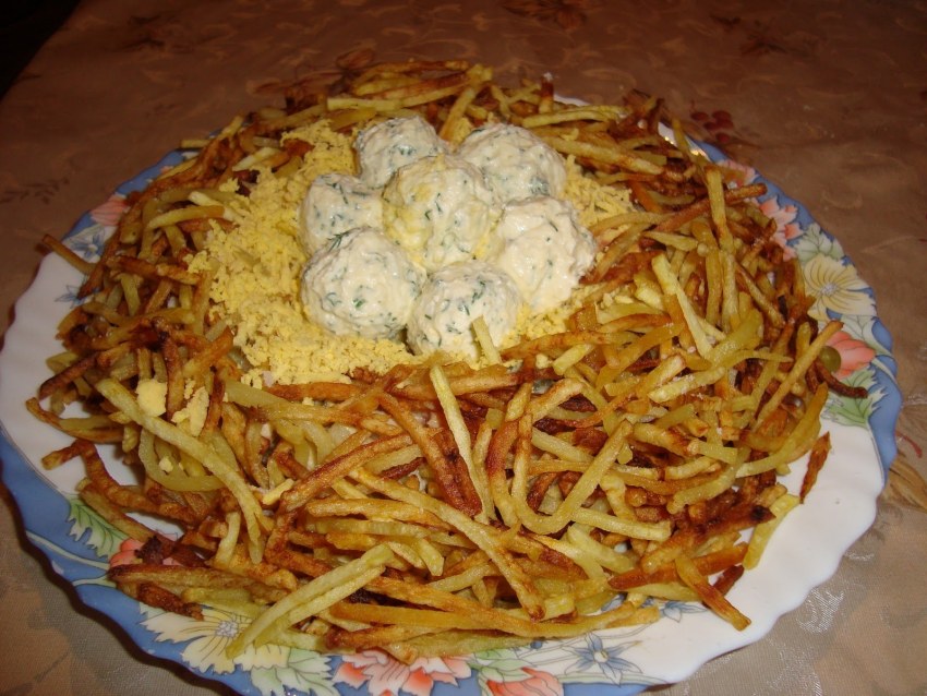 Салат глухариное гнездо классический