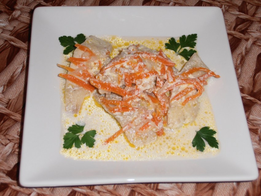 Минтай в маринаде с морковью и луком