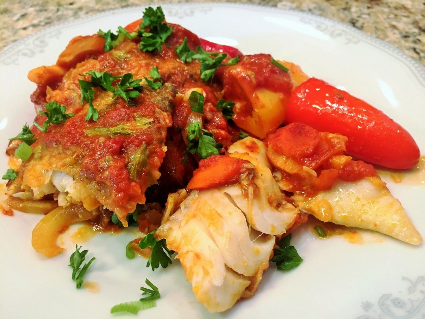 Рыба тушеная с овощами