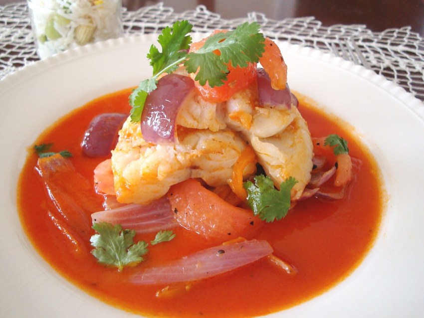 Рыба тушеная с морковью