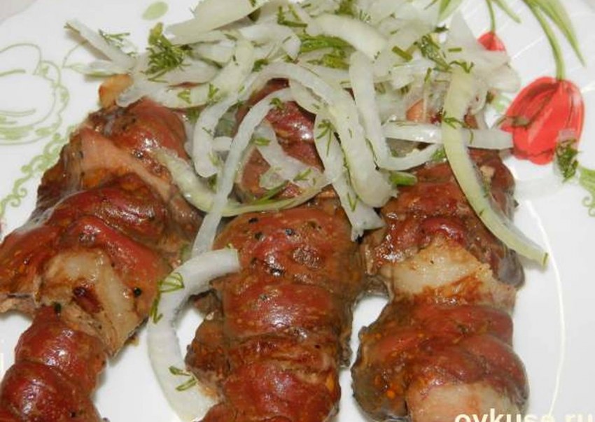 Шашлык из печени с салом