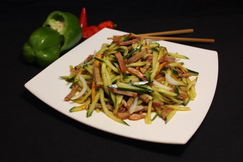 Салаты на праздничный стол с курицей копченой