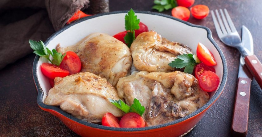 Жареные куриные бедра на сковороде