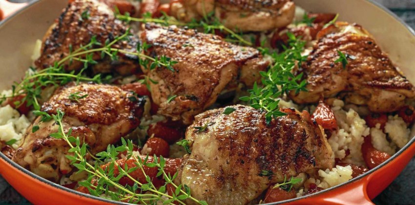 Бёдра куриные вкусно на сковороде с подливкой