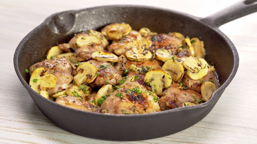 Жареная Курочка на чугунной сковороде