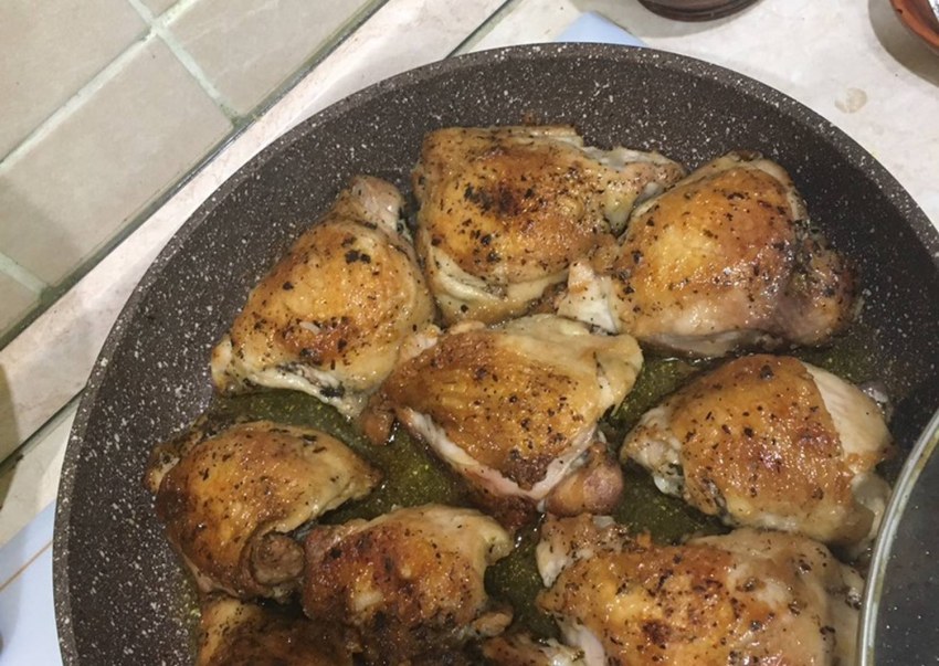 Куриные бедра с грибами