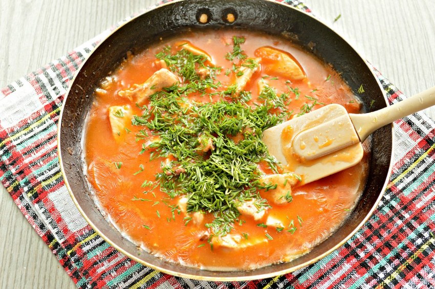 Гуляш из курицы с подливкой