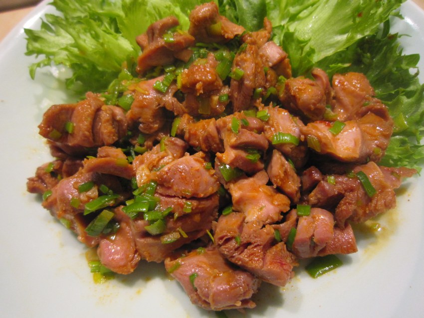 Куриные желудочки с тушеными овощами