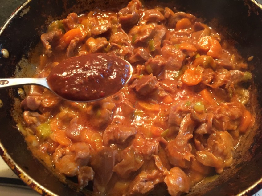 Куриные желудки в соусе