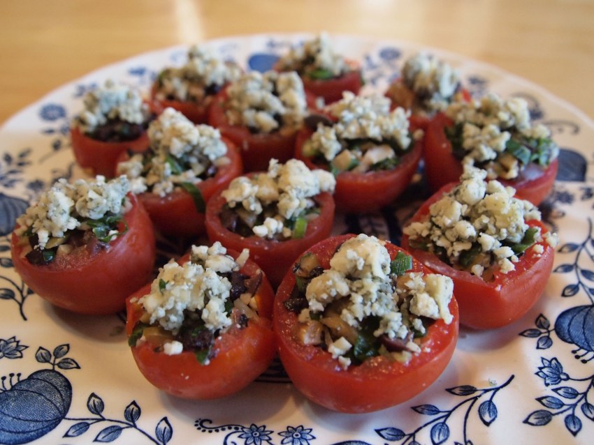 Черри фаршированные сыром и чесноком