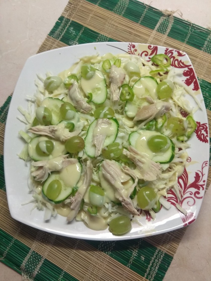 Салат капуста с виноградом