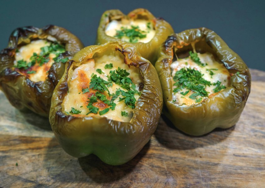 Перец фаршированный овощами и рисом