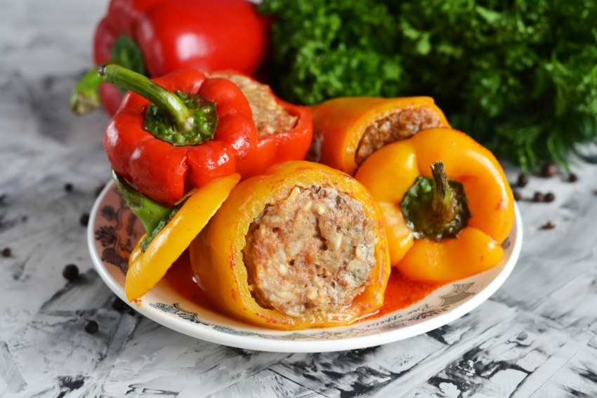 Перец фаршированный в духовке с сыром