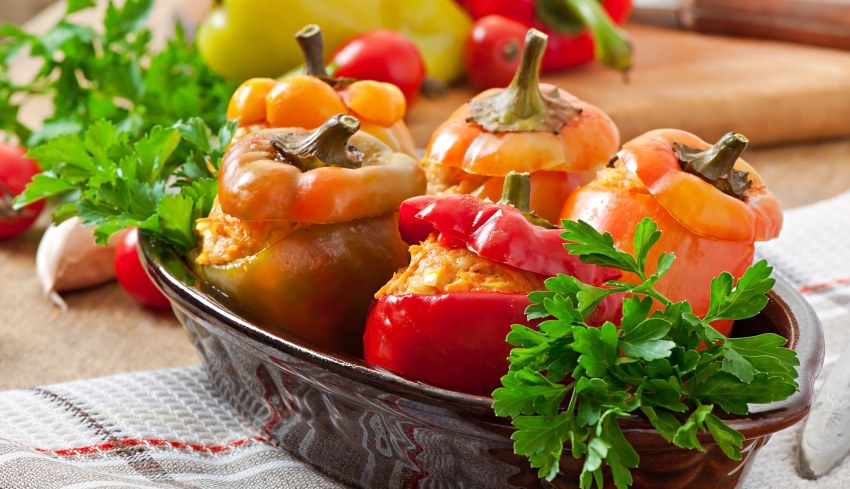 Перец фаршированный курицей и грибами