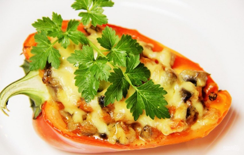 Перец фаршированный курицей и грибами