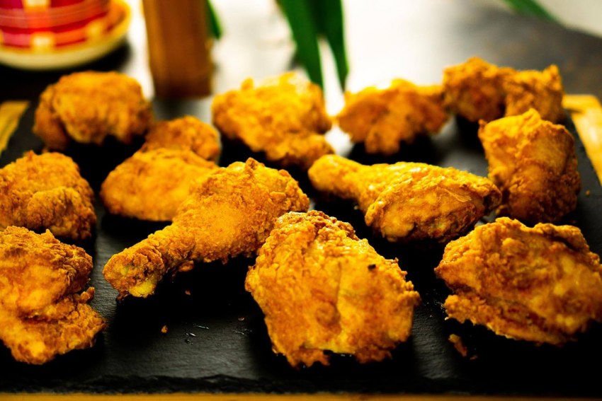 Куриные бедра в духовке с хрустящей корочкой в рукаве