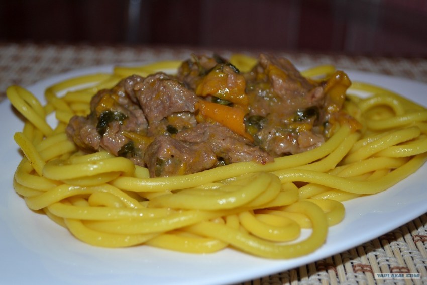 Вермишель тушеная с мясом