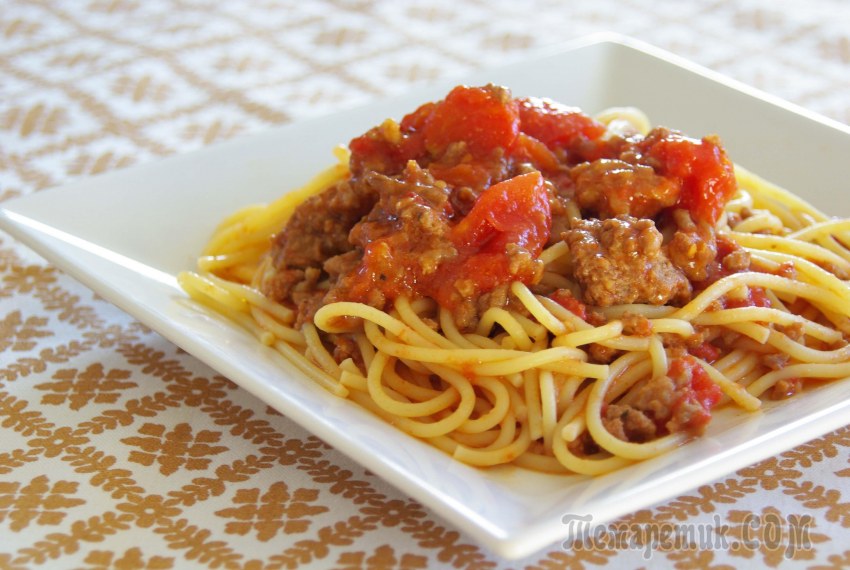 Гуляш с макаронами