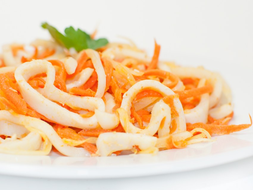 Морковь по-корейски с кальмарами
