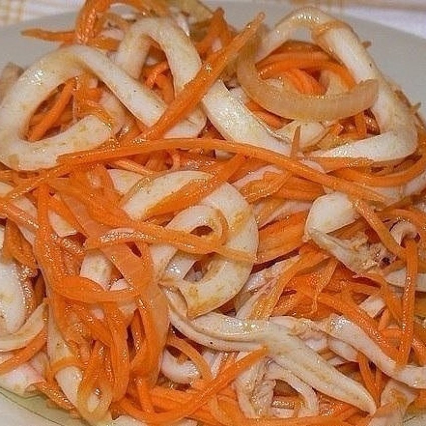 Салат с кальмарами и корейской морковкой