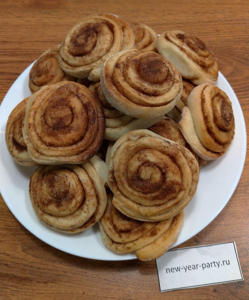 Булочки с корицей из дрожжевого