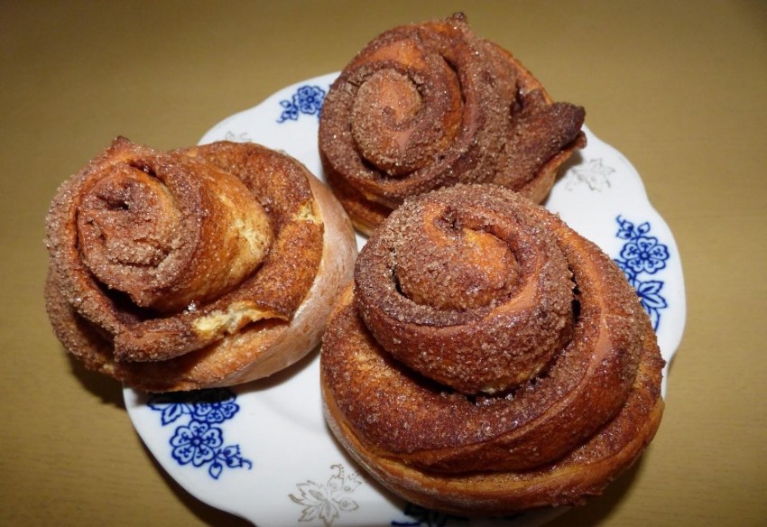 Булочки с корицей и сахаром