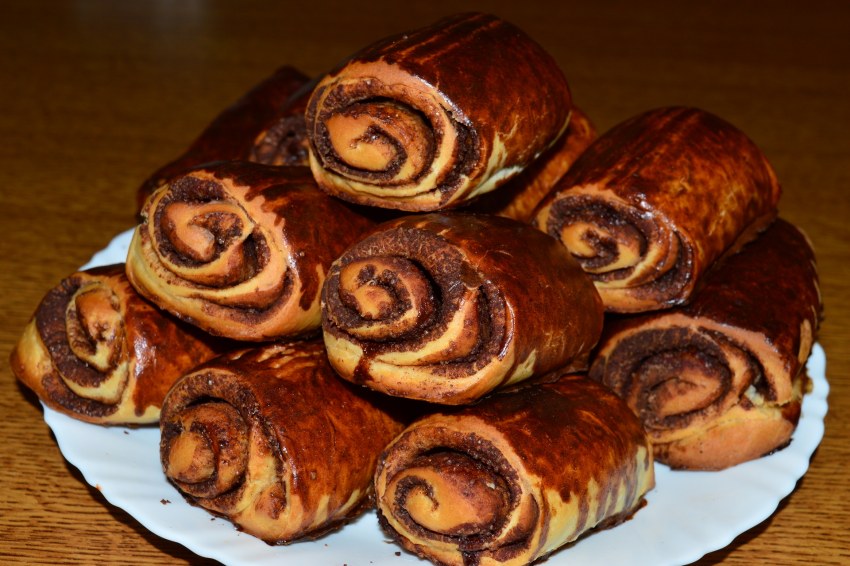 Булочка с корицей
