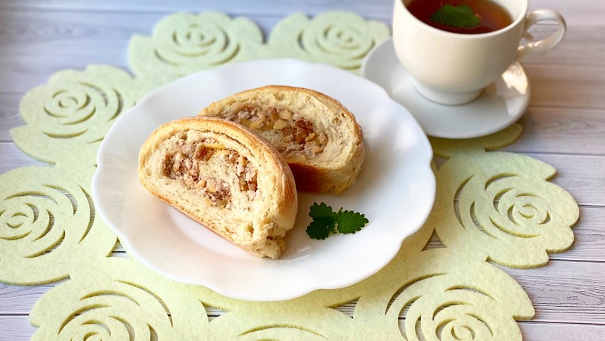 Рулет с черникой