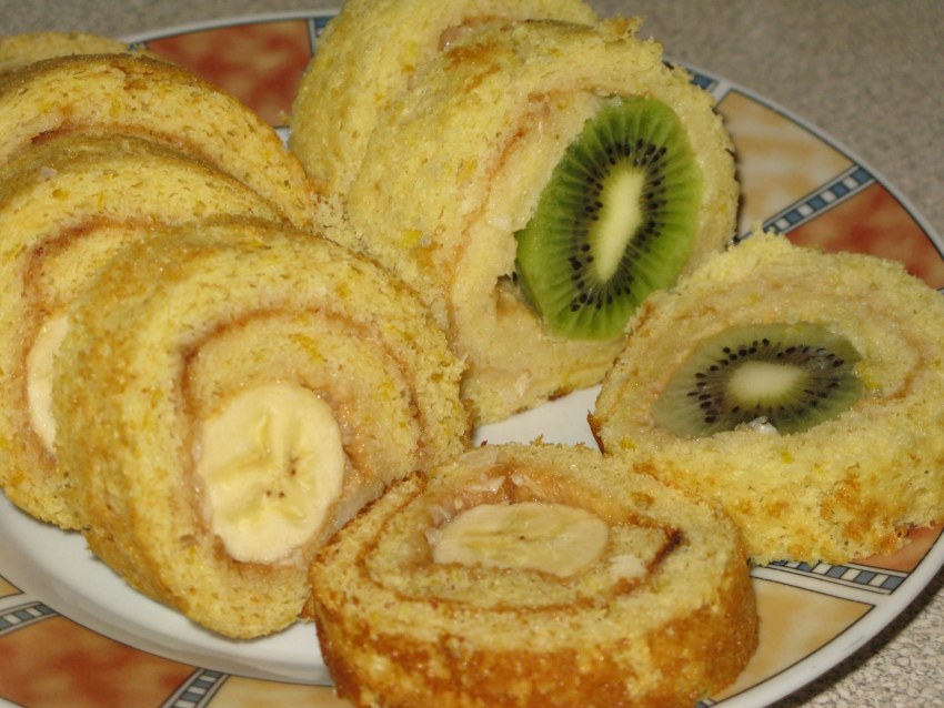 Мандариновый меренговый рулет