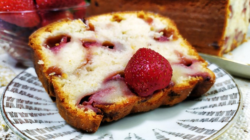 Маффины с клубникой замороженной