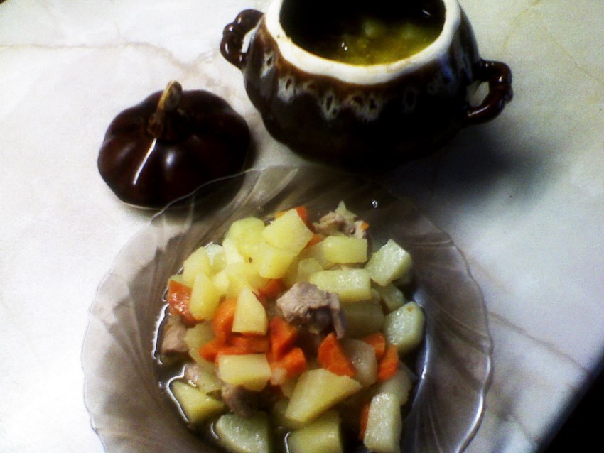 Индейка с овощами в горшочке