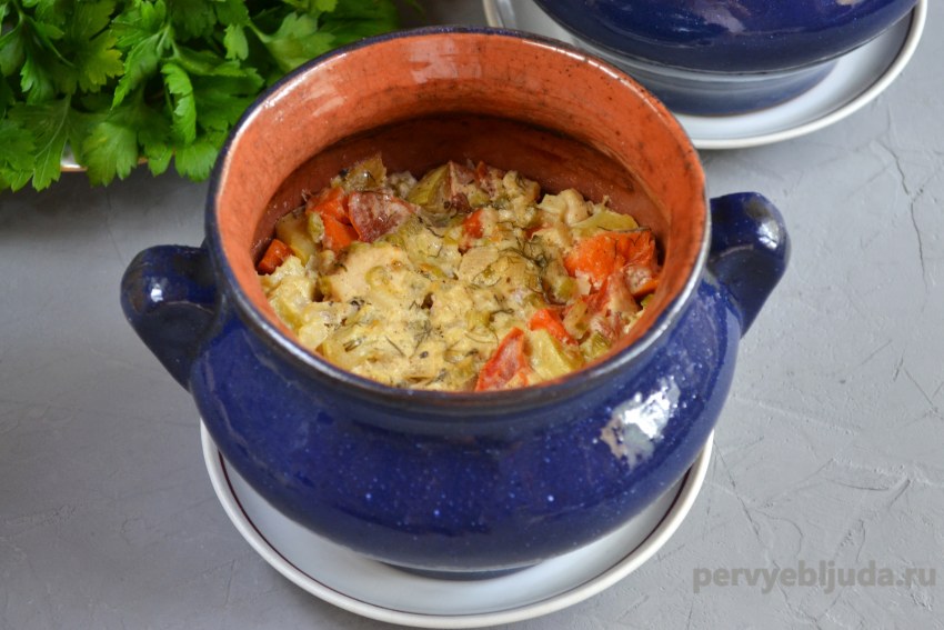 Мясо с картошкой в горшочках с хлебной крышкой