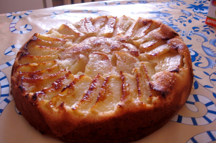 Пирог на майонезе с яблоком простой