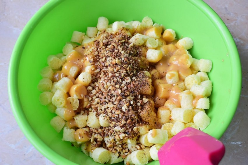 Десерт из кукурузных палочек и ирисок