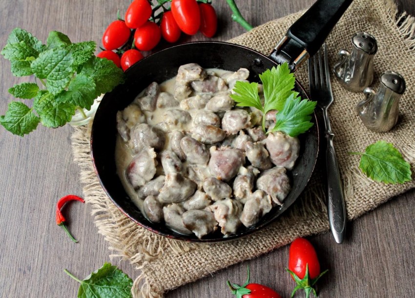 Гедлибже (курица, тушенная в сметане)