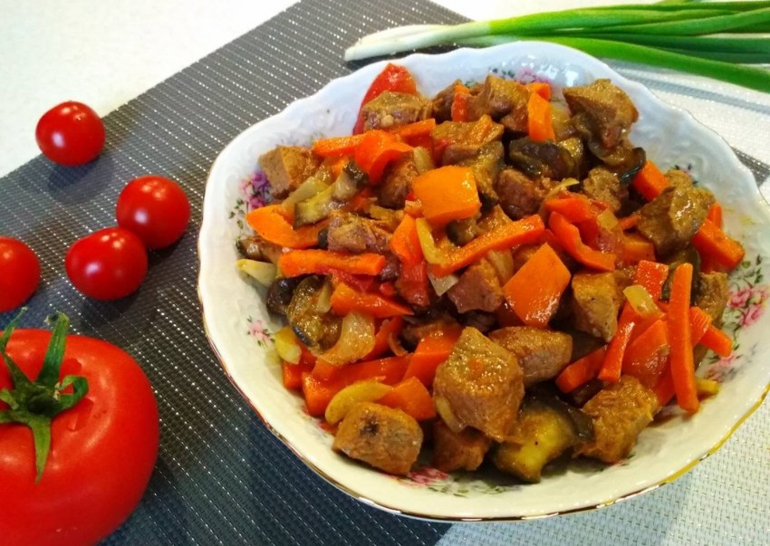 Томленая говядина с овощами
