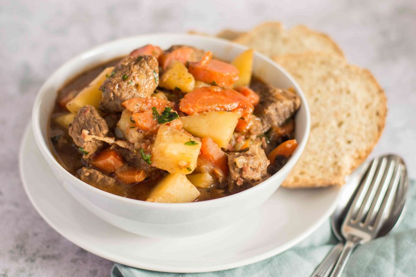 Овощное рагу с мясом и картошкой