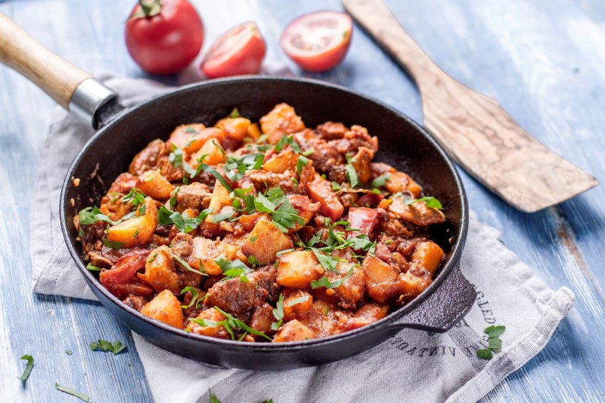 Томленая говядина с овощами