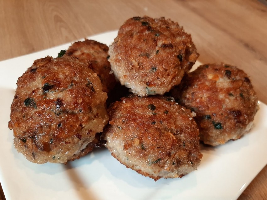 Котлеты из фарша с грибами