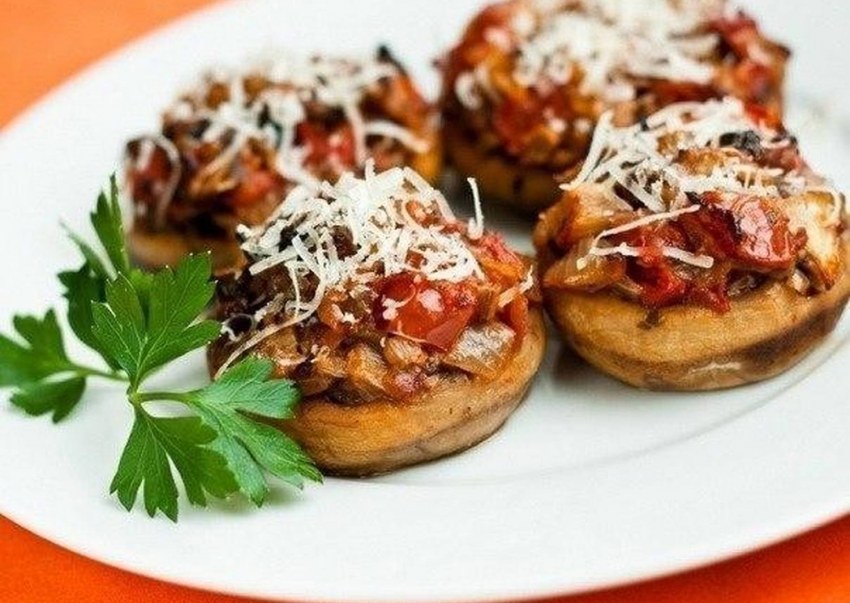 Грибы шампиньоны в духовке с сыром