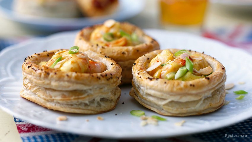 Волованы с курицей и грибами