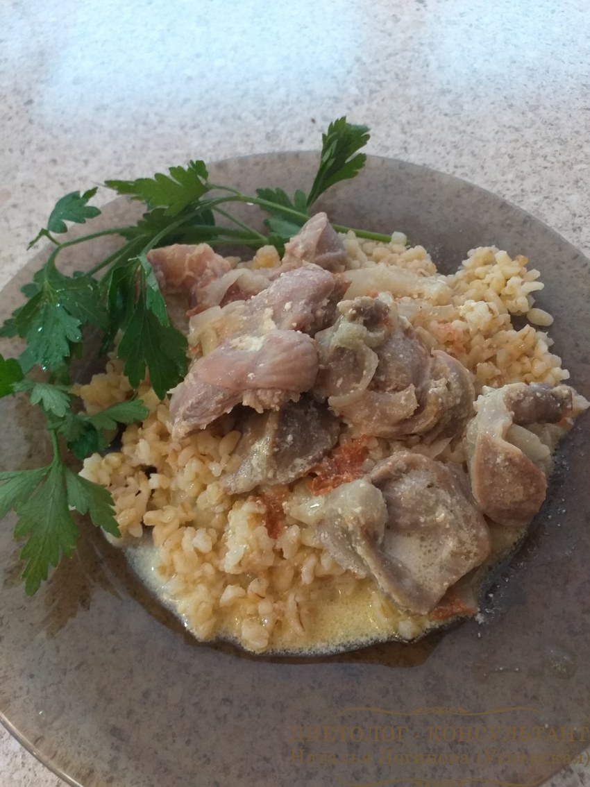 Куриные желудочки в сметане
